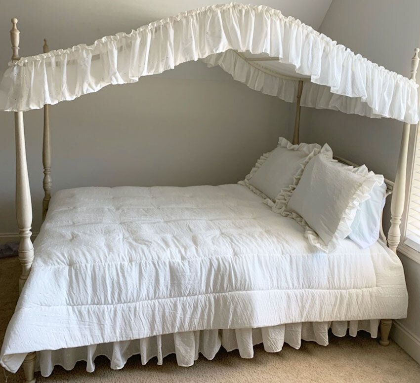 Eyelet Canopy Bed Set